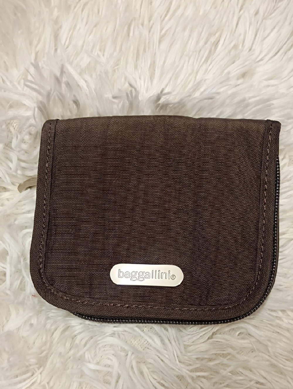 Baggallini Brown Compact Travel Pouch Wallet